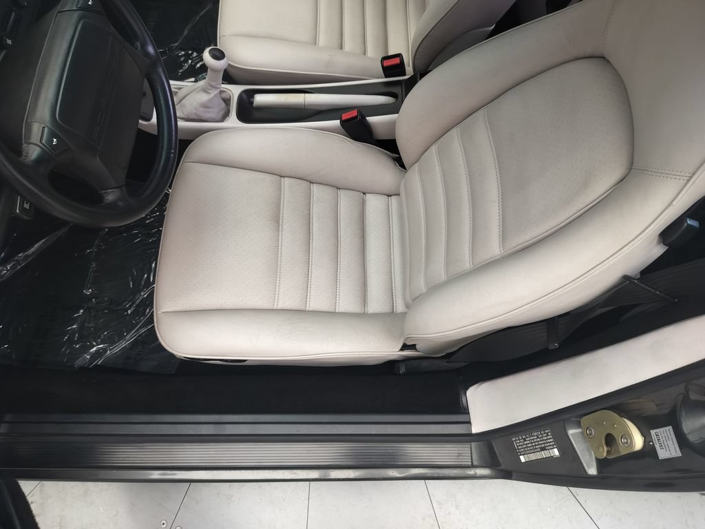 Used 1992 Porsche 911 Carrera RWD image 7