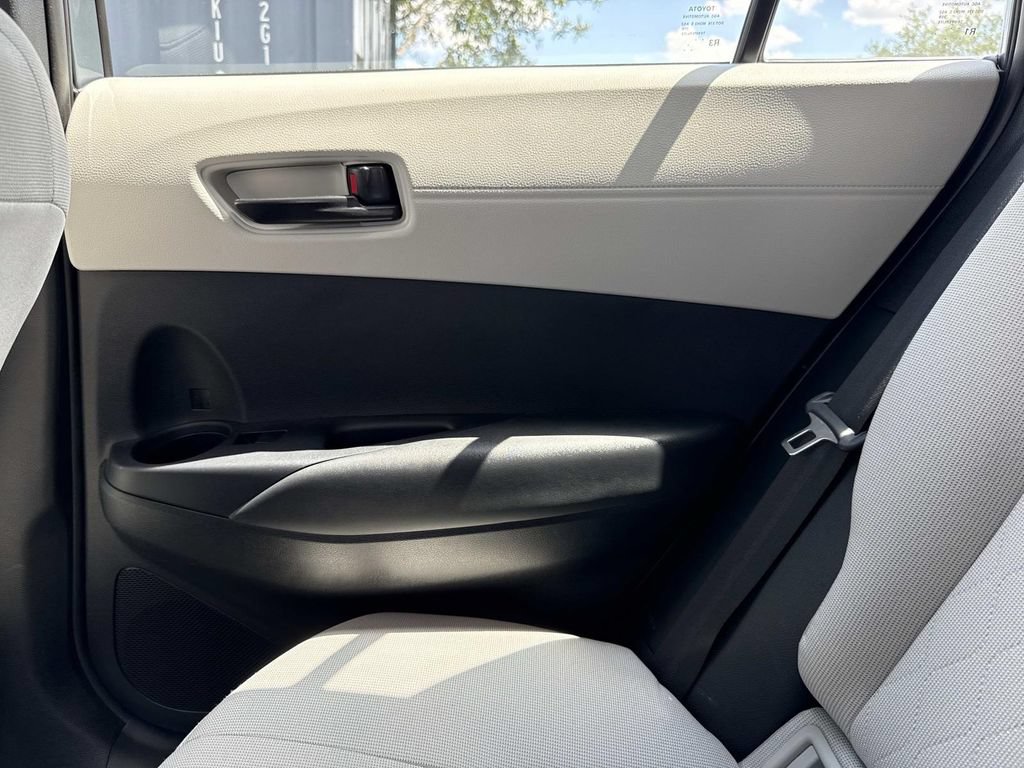 Used 2023 Toyota Corolla Cross L FWD image 18
