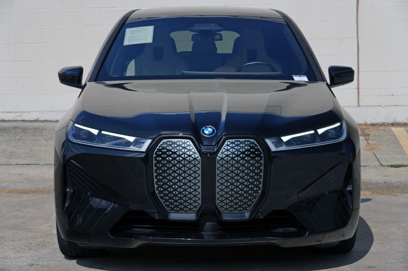 Used 2022 BMW iX xDrive50 w/ Sport Package AWD/4WD image 50