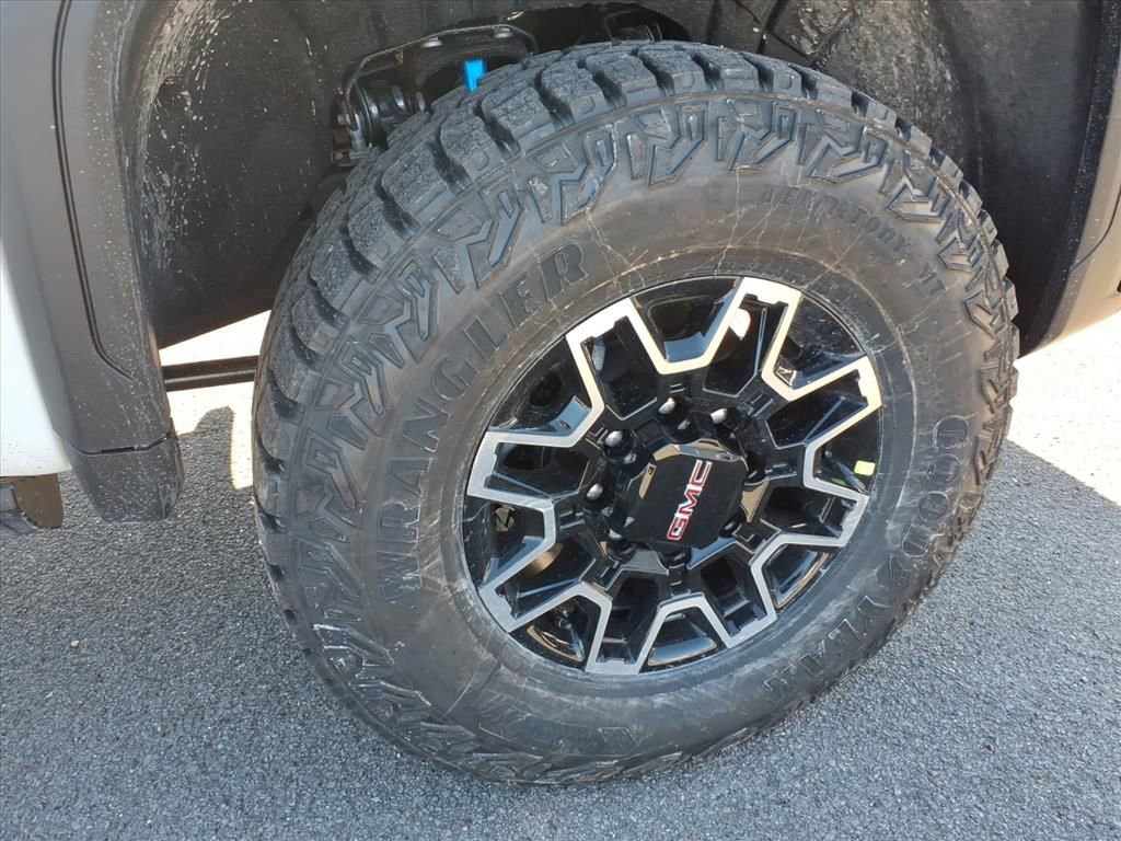 New 2026 GMC Sierra 2500 AT4X image 9