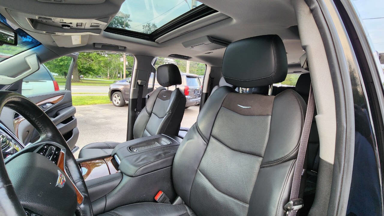 Used 2015 Cadillac Escalade ESV Luxury image 29