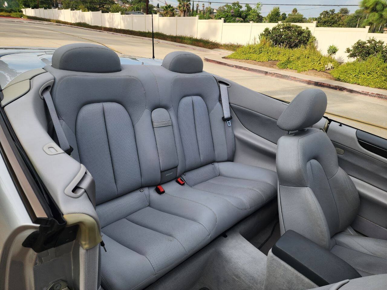 Used 2003 Mercedes-Benz CLK 320 Cabriolet image 32