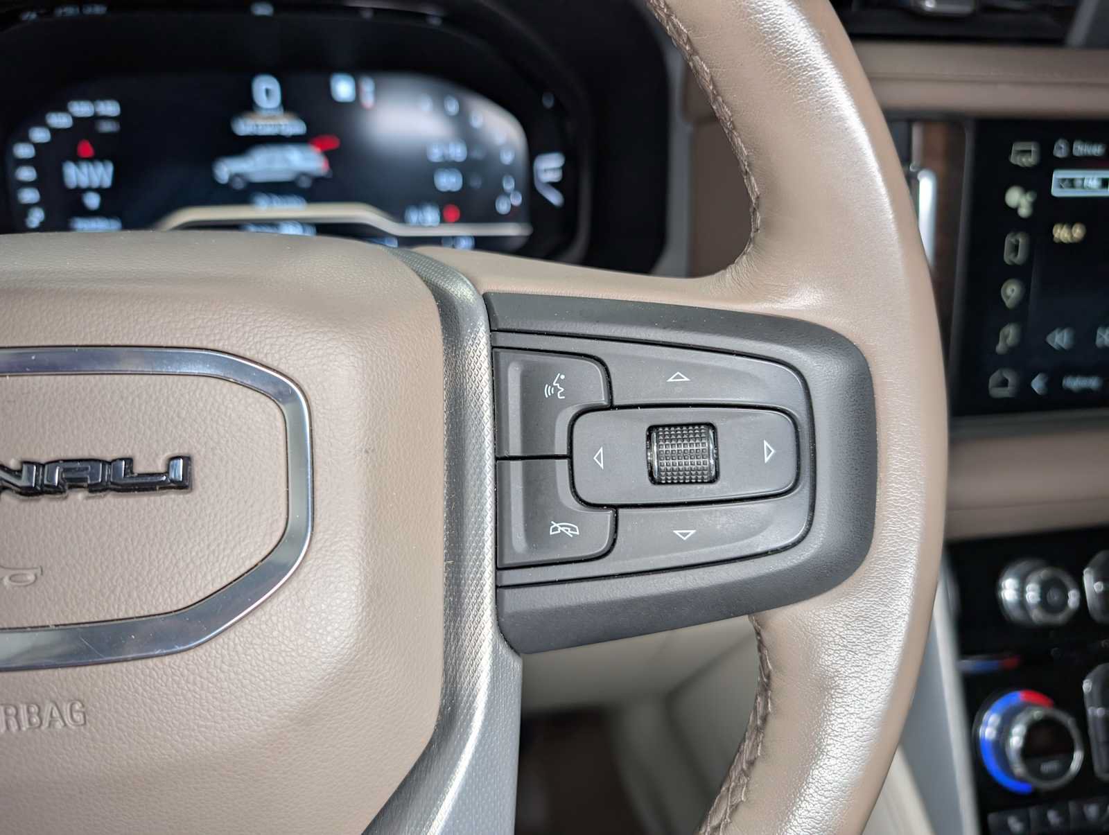 Certified 2022 GMC Yukon Denali w/ Max Trailering Package AWD/4WD image 38