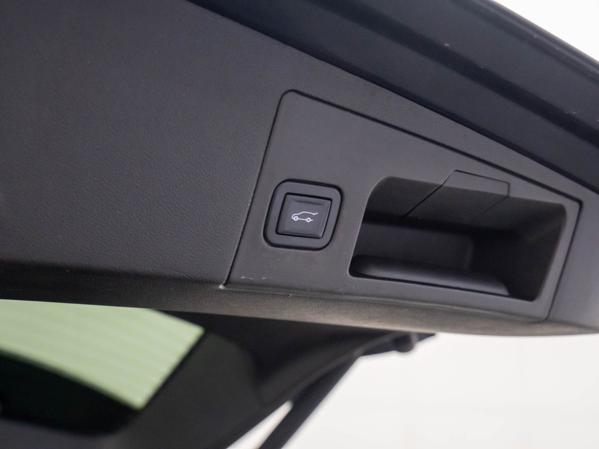 Certified 2022 Cadillac XT5 Premium Luxury image 37