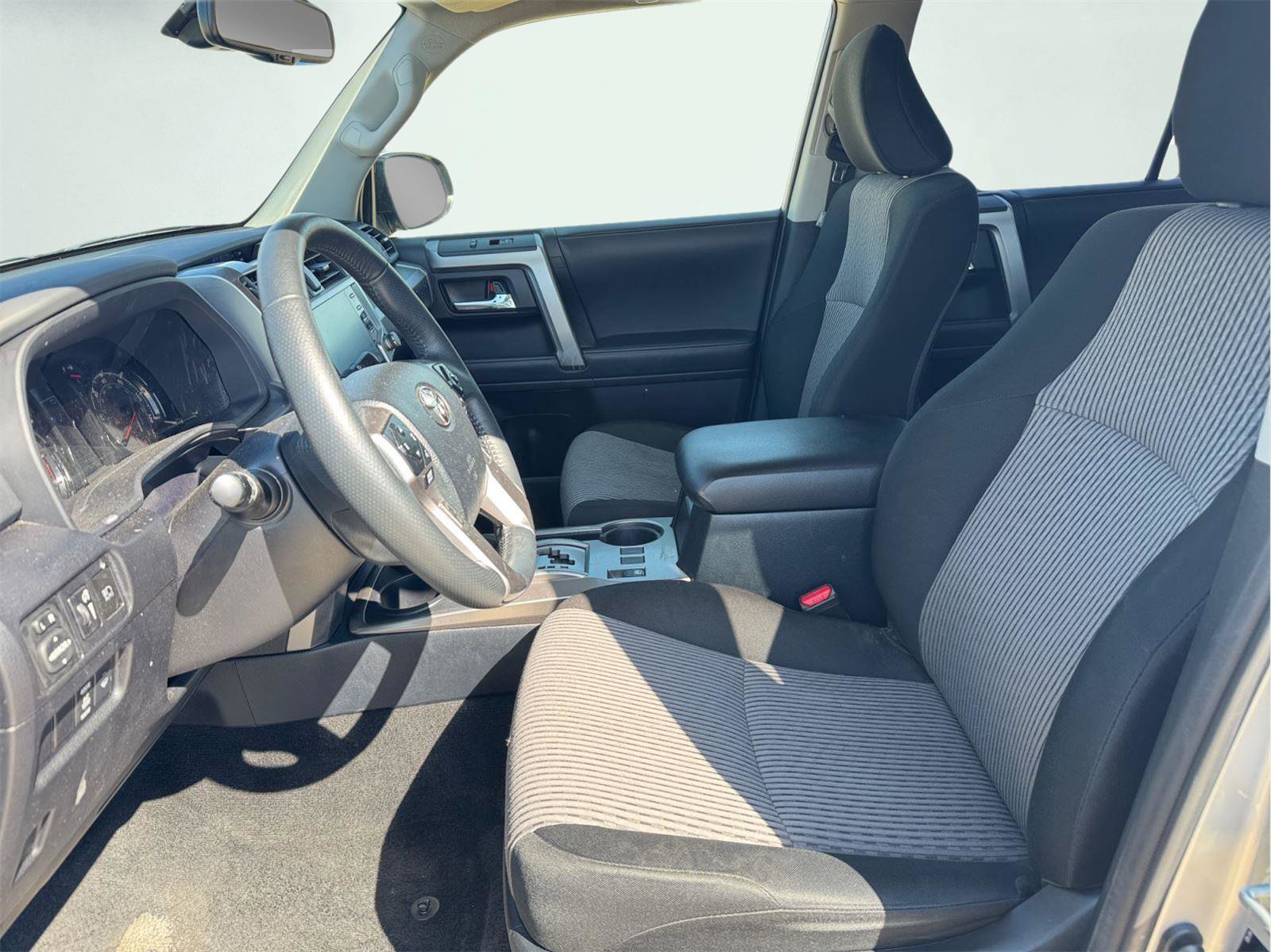 Used 2024 Toyota 4Runner SR5 AWD/4WD image 9