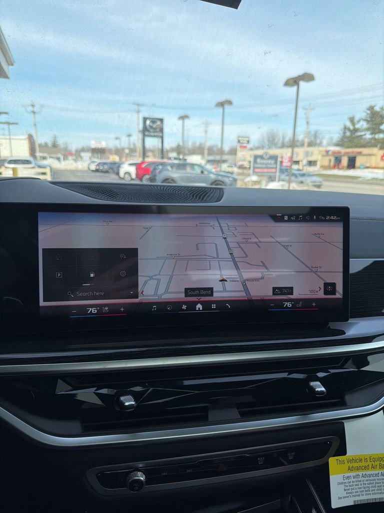 New 2026 BMW X7 M60i w/ Climate Comfort Package image 49