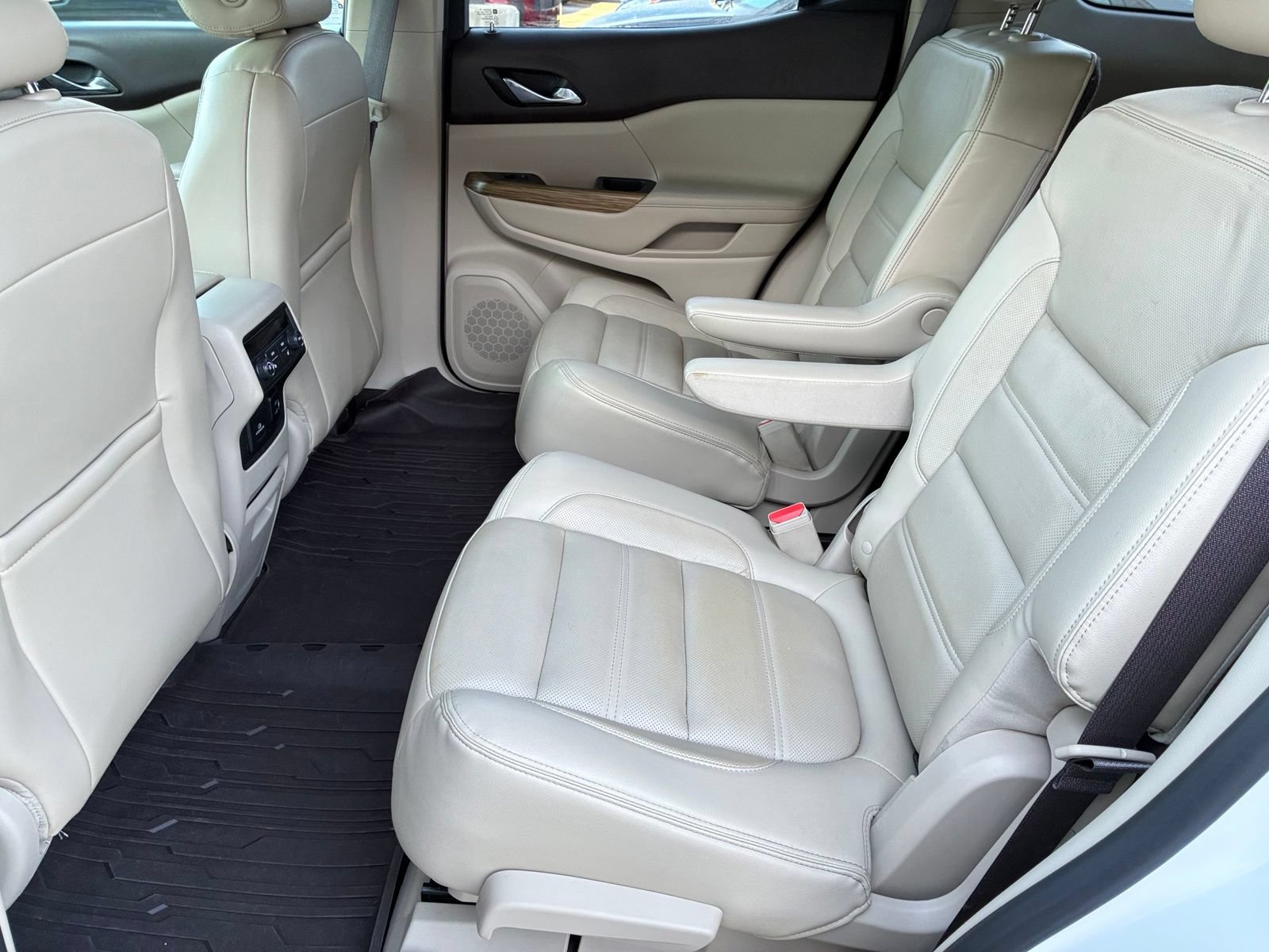 Used 2017 GMC Acadia Denali w/ Technology Package AWD/4WD image 15