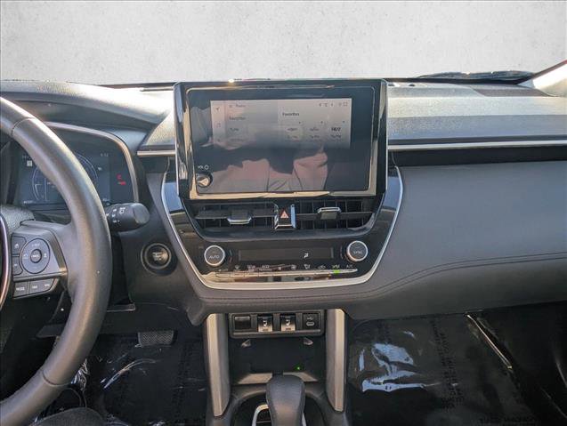 Used 2024 Toyota Corolla Cross XLE image 12