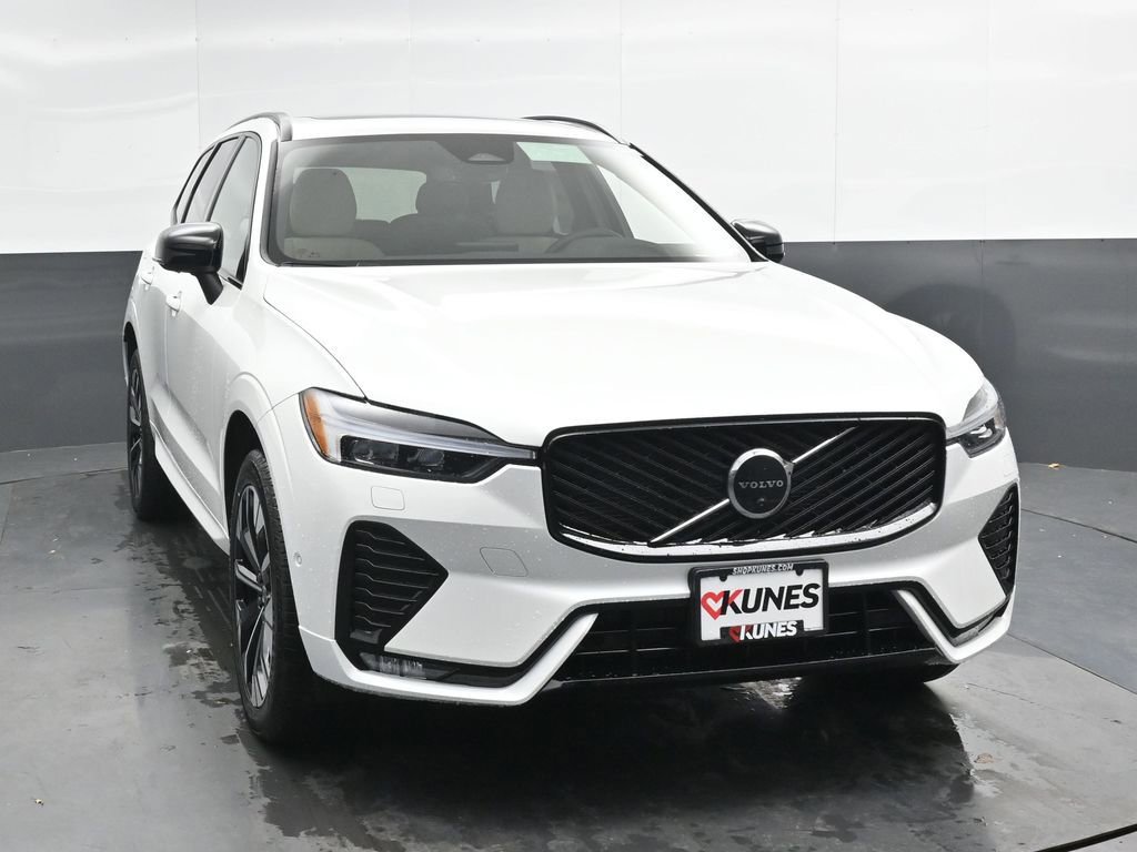 New 2026 Volvo XC60 B5 Plus w/ Climate Package image 4