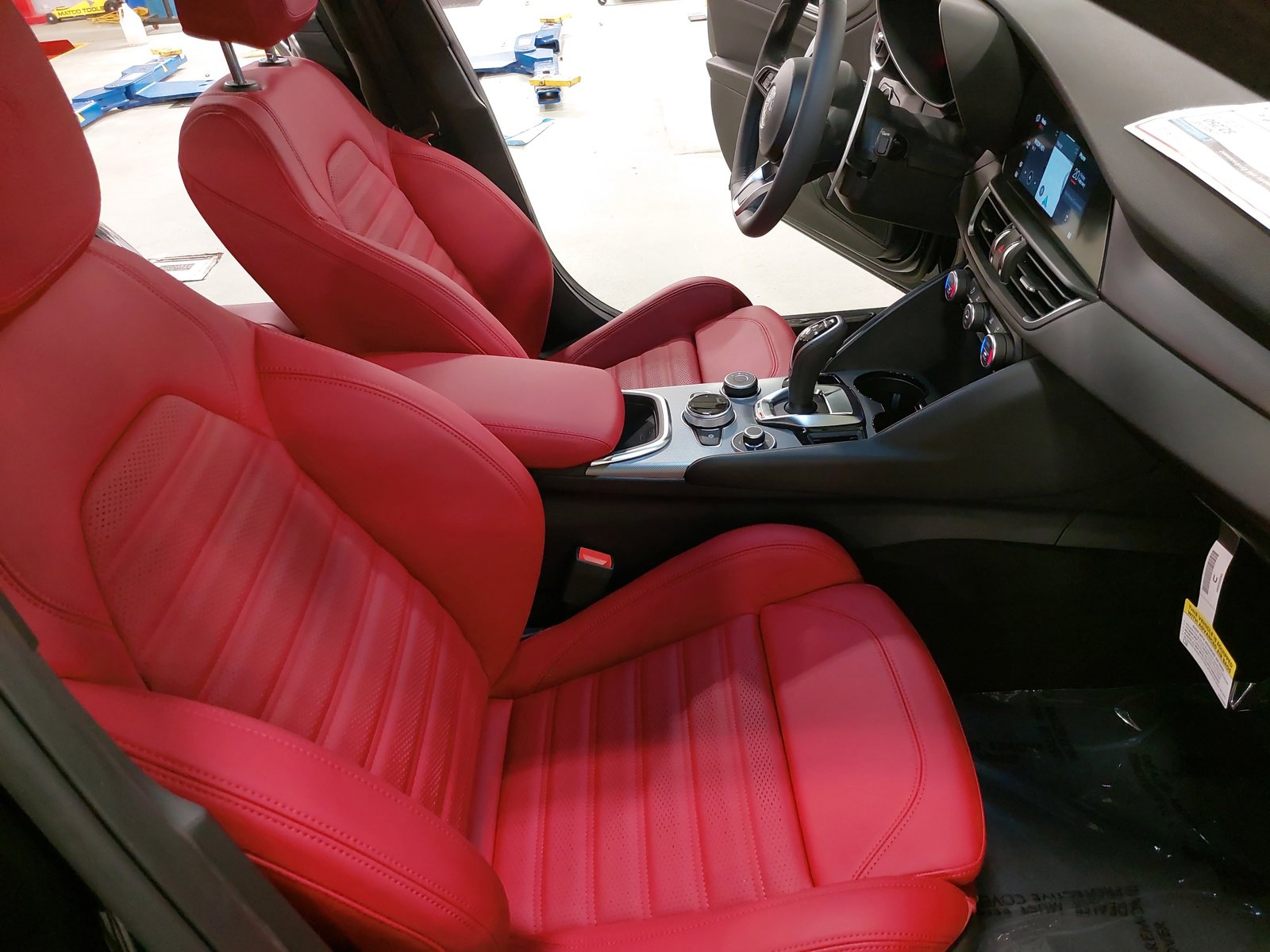 New 2025 Alfa Romeo Giulia w/ Veloce Package Rwd image 10