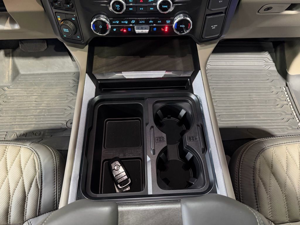 Used 2025 Ford F250 Platinum w/ Platinum Plus Package image 20