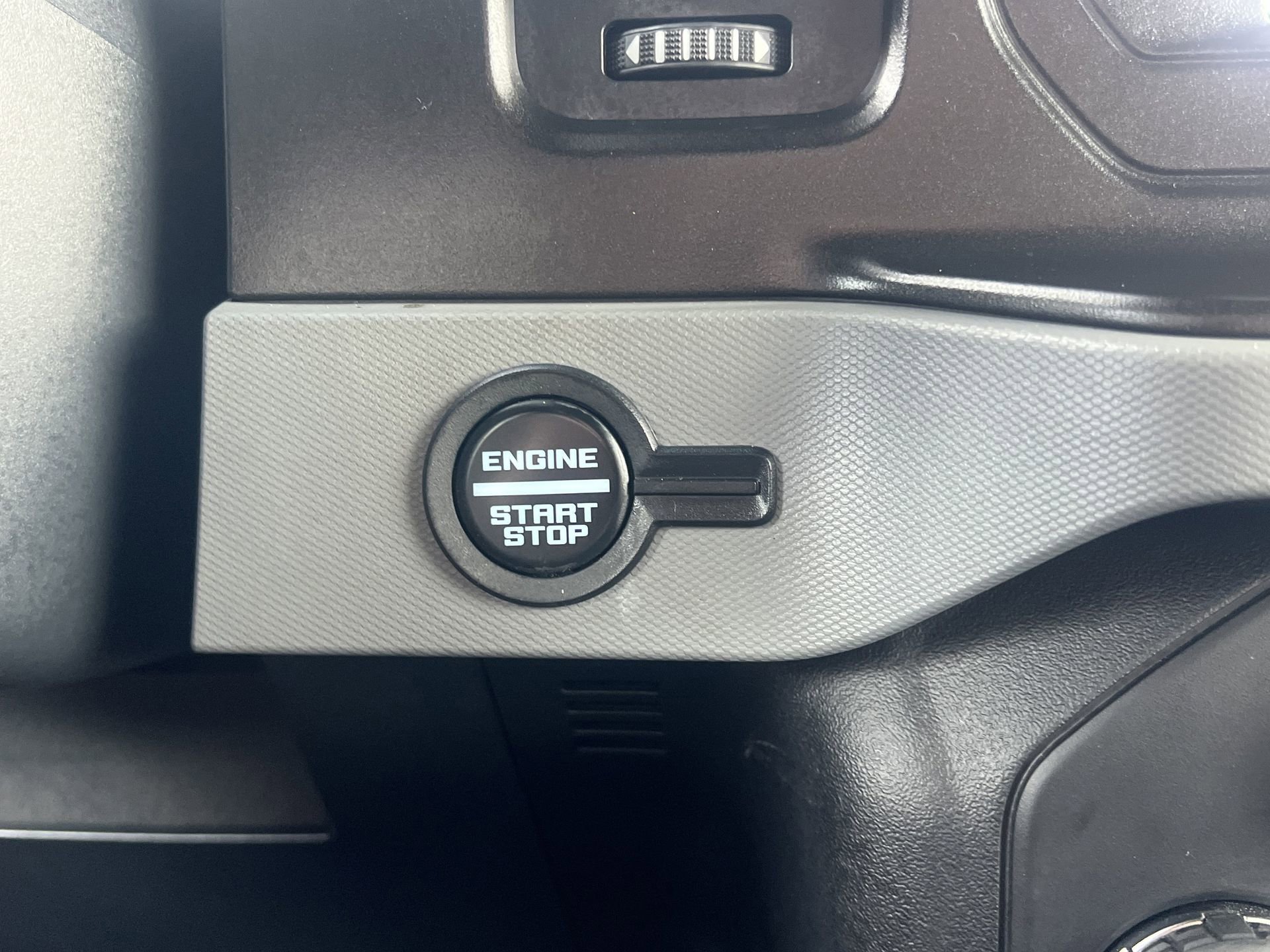 Certified 2023 Ford Bronco Black Diamond image 8