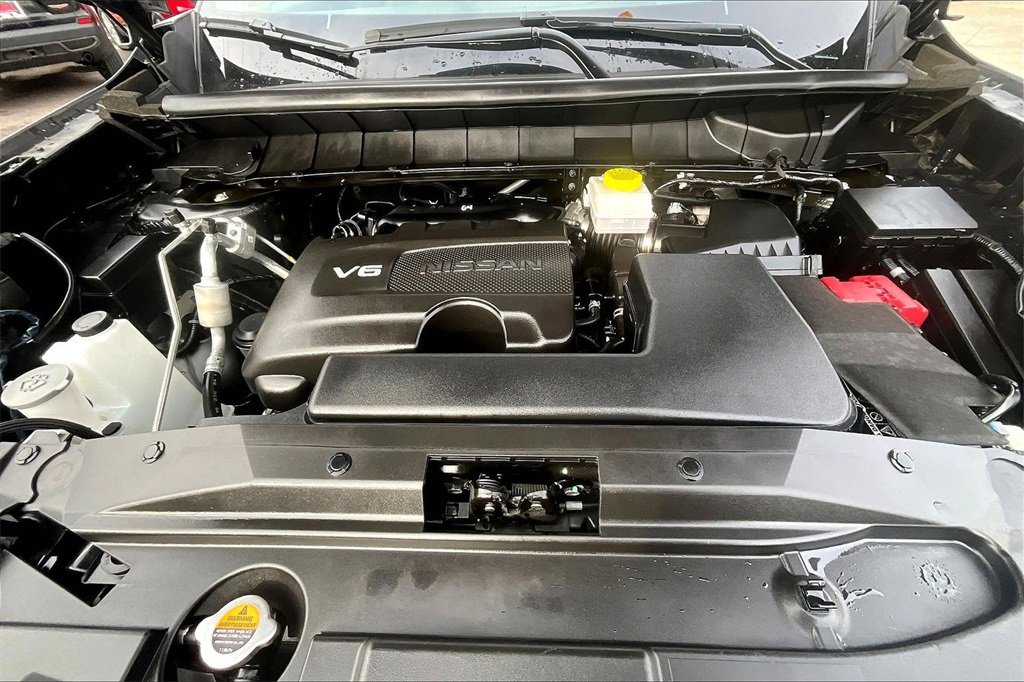 Used 2024 Nissan Pathfinder Platinum w/ Cargo Package image 10