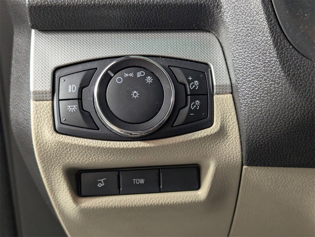 Used 2014 Ford Explorer XLT w/ Equipment Group 202A image 13