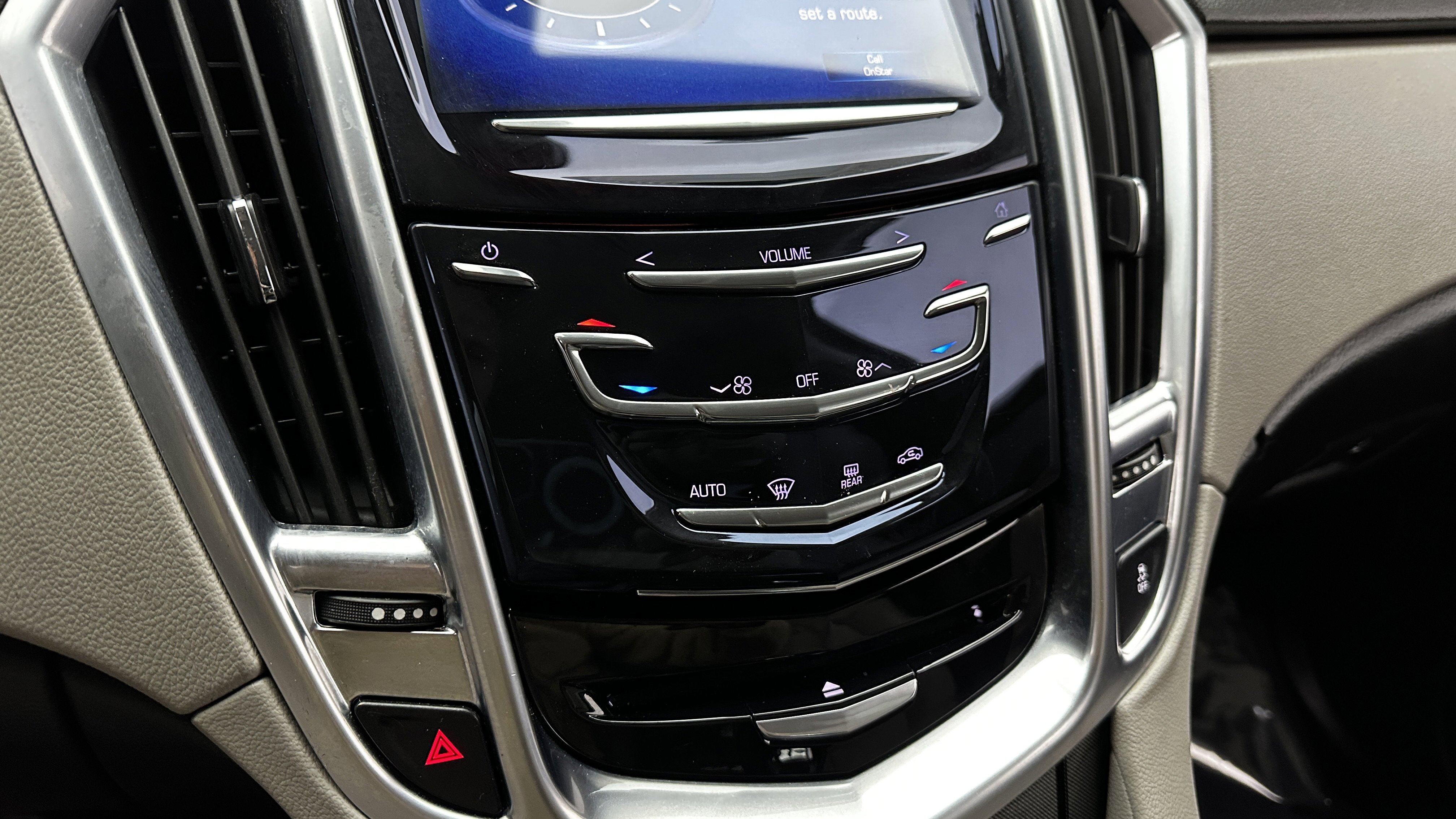 Used 2014 Cadillac SRX FWD image 17