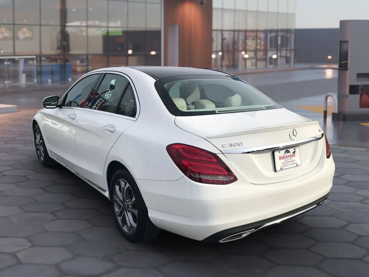 Used 2017 Mercedes-Benz C 300 4MATIC Sedan image 8