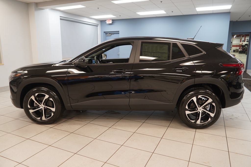 New 2026 Chevrolet Trax RS w/ Driver Confidence Package FWD image 2