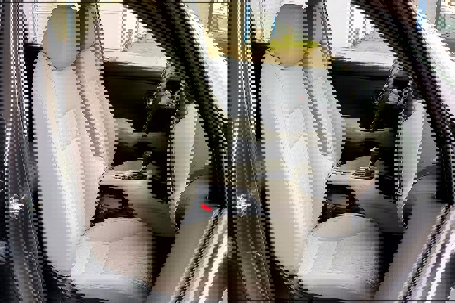 Used 2023 Honda HR-V LX image 8