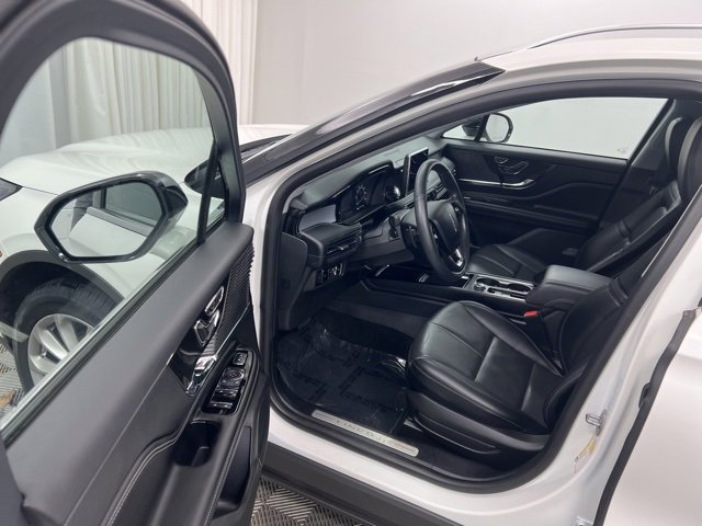 Used 2022 Lincoln Corsair AWD w/ Premium Package image 12