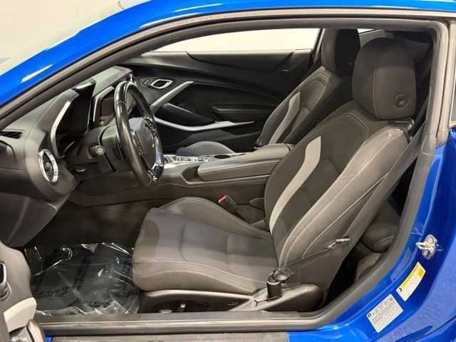 Used 2018 Chevrolet Camaro LT w/ Technology Package RWD image 14