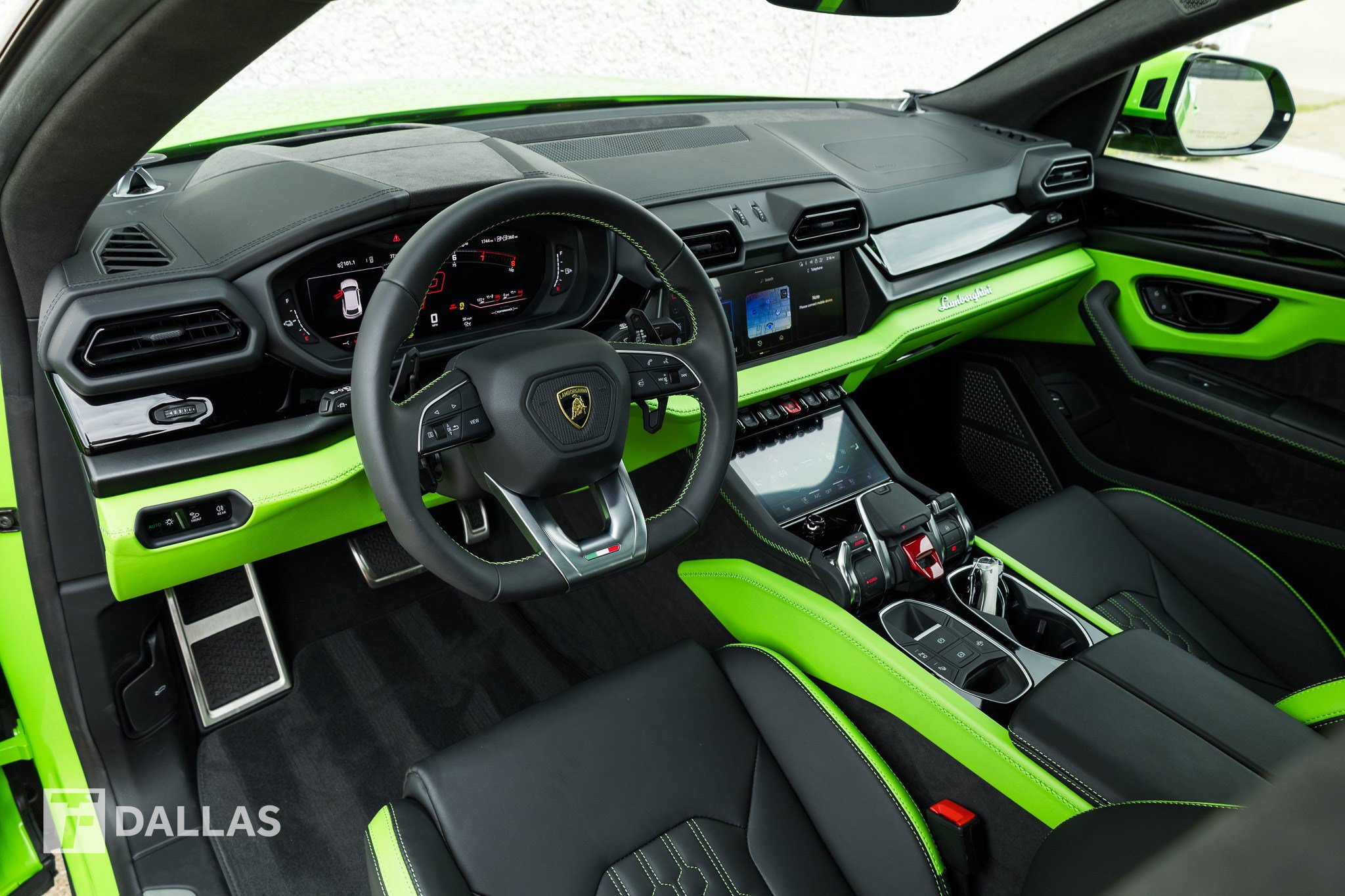 Used 2025 Lamborghini Urus Performante AWD/4WD image 24