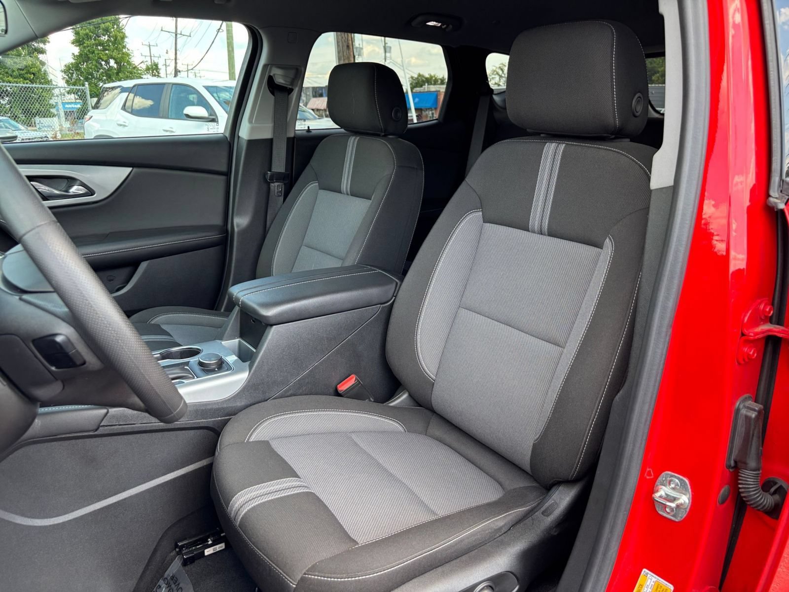 Used 2025 Chevrolet Blazer LT FWD image 36
