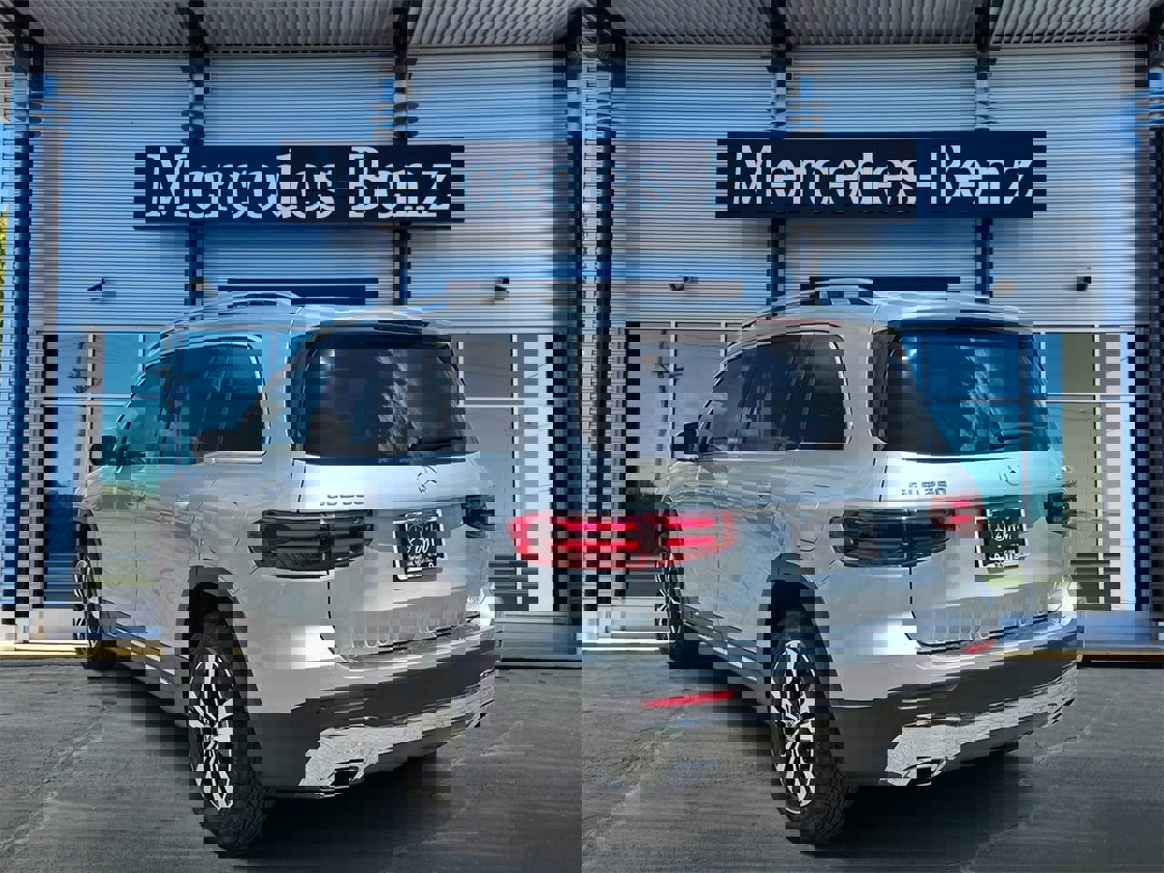 New 2026 Mercedes-Benz GLB 250 4MATIC image 4