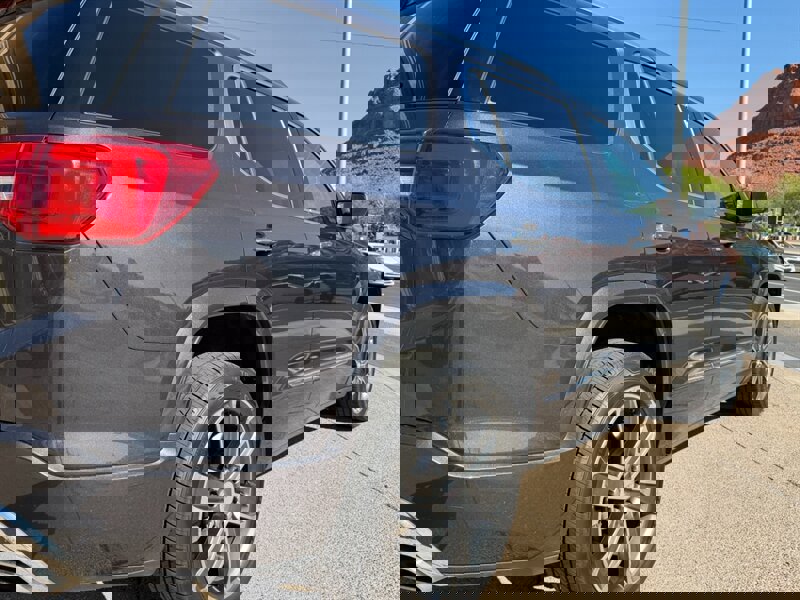 Used 2019 GMC Acadia Denali AWD/4WD image 24