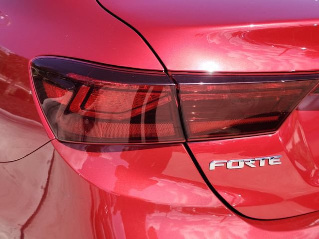 Used 2021 Kia Forte LXS FWD image 14