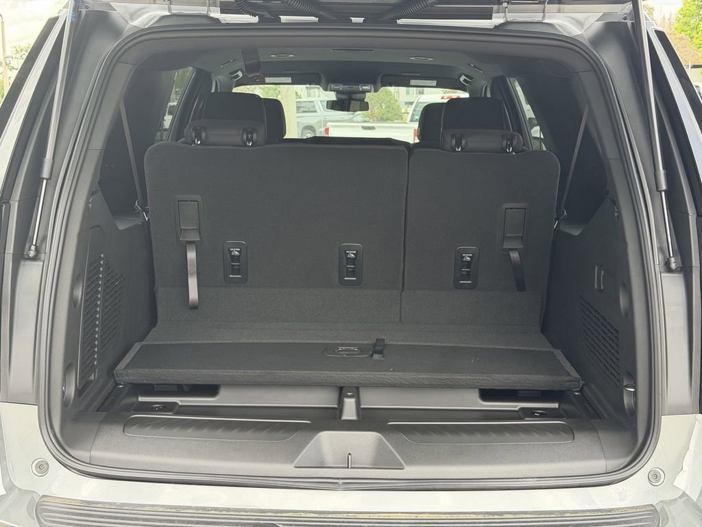 New 2026 Chevrolet Suburban LS RWD image 9