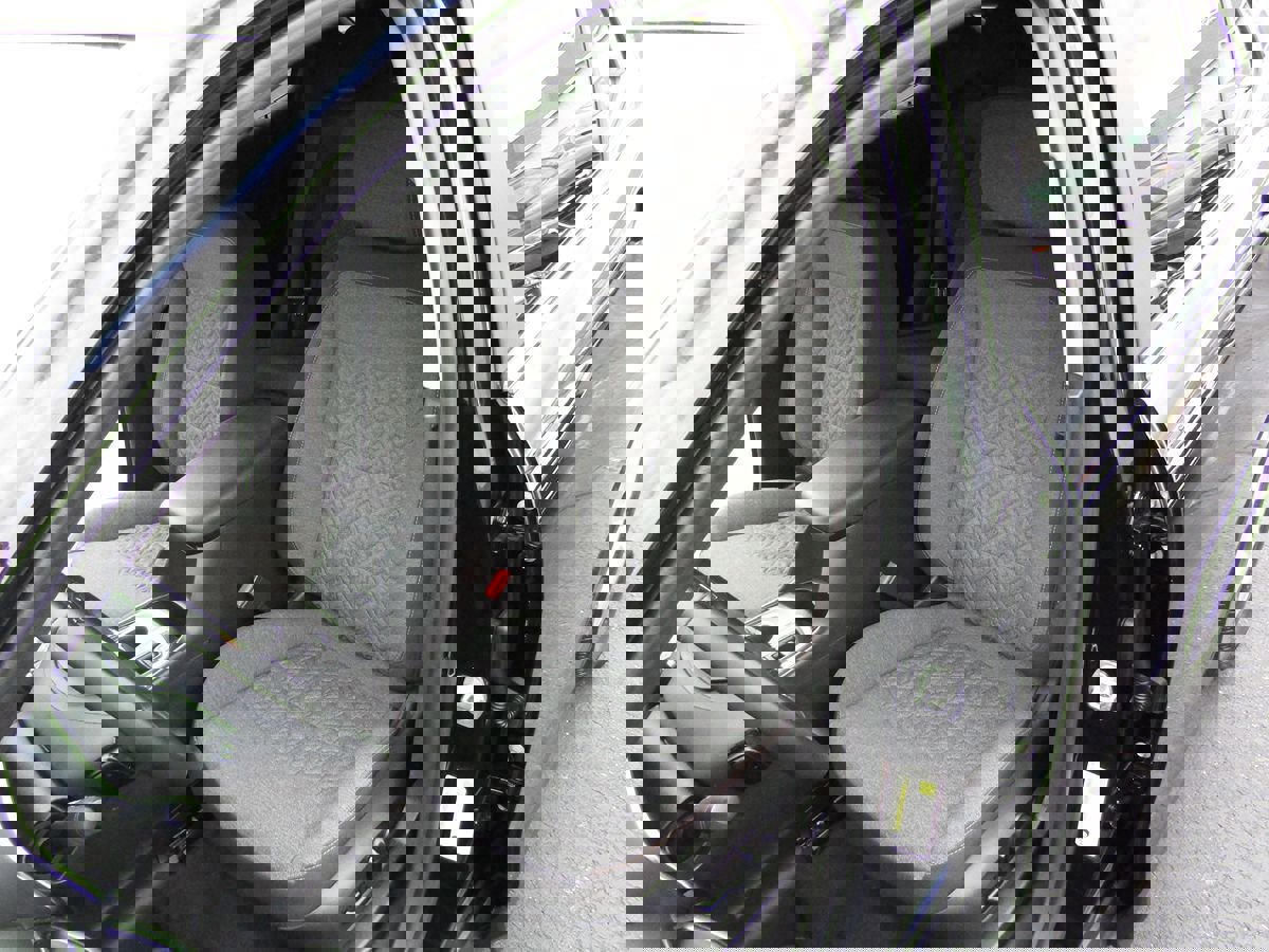 Used 2023 Chevrolet Equinox LT image 30