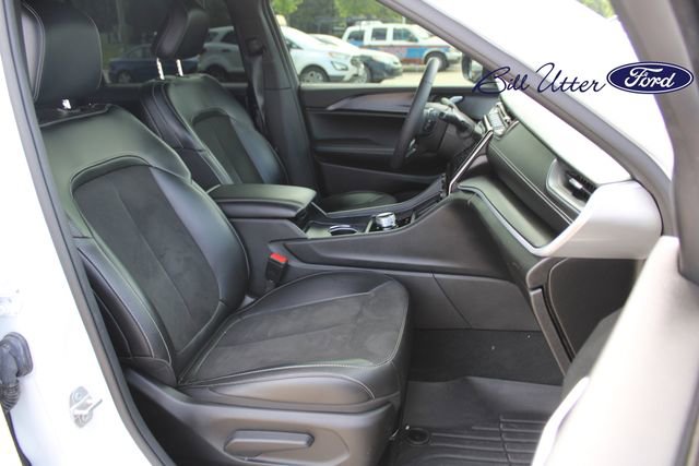 Used 2024 Jeep Grand Cherokee L Laredo AWD/4WD image 11