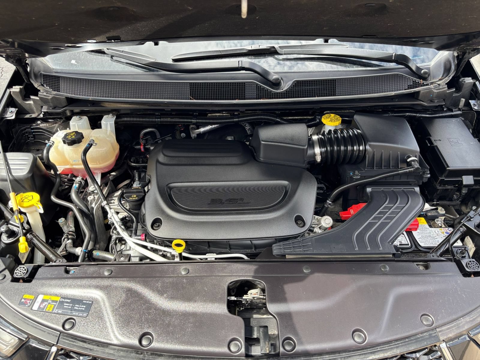 Used 2025 Chrysler Pacifica Select FWD image 34