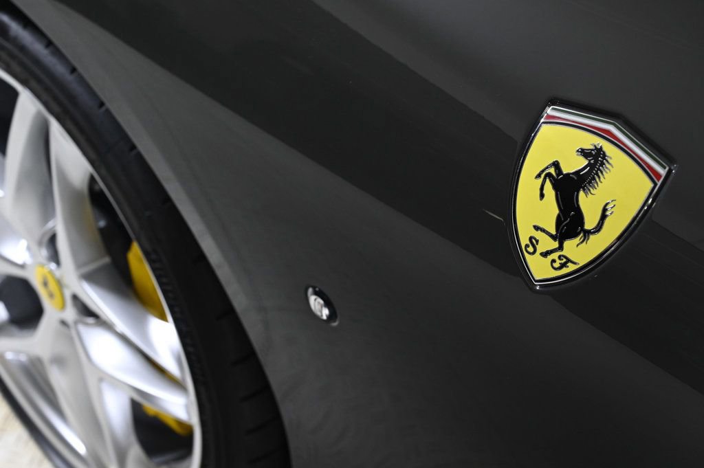 Used 2025 Ferrari Roma Spider image 27