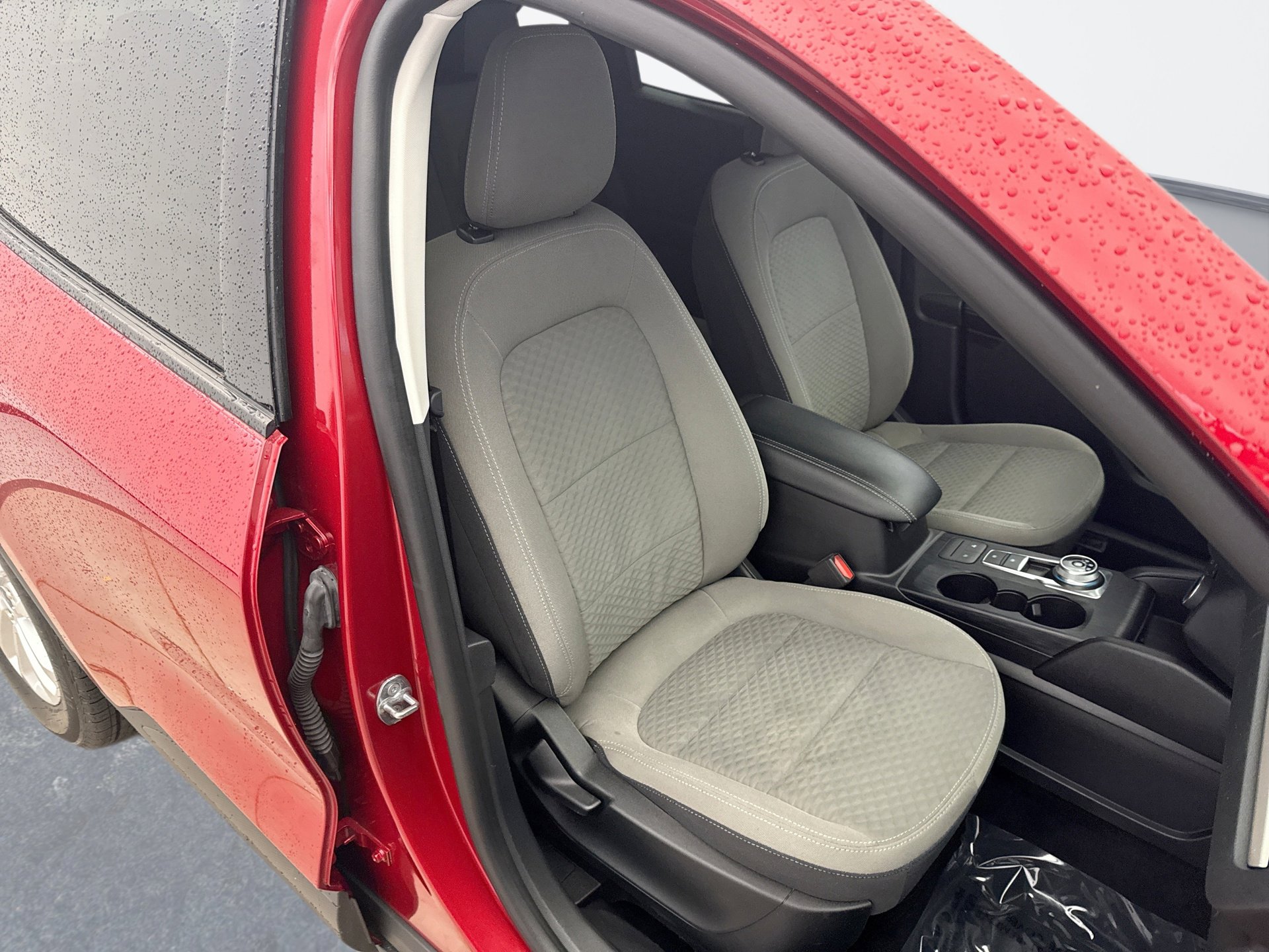 Used 2022 Ford Escape SE w/ Cold Weather Package image 16