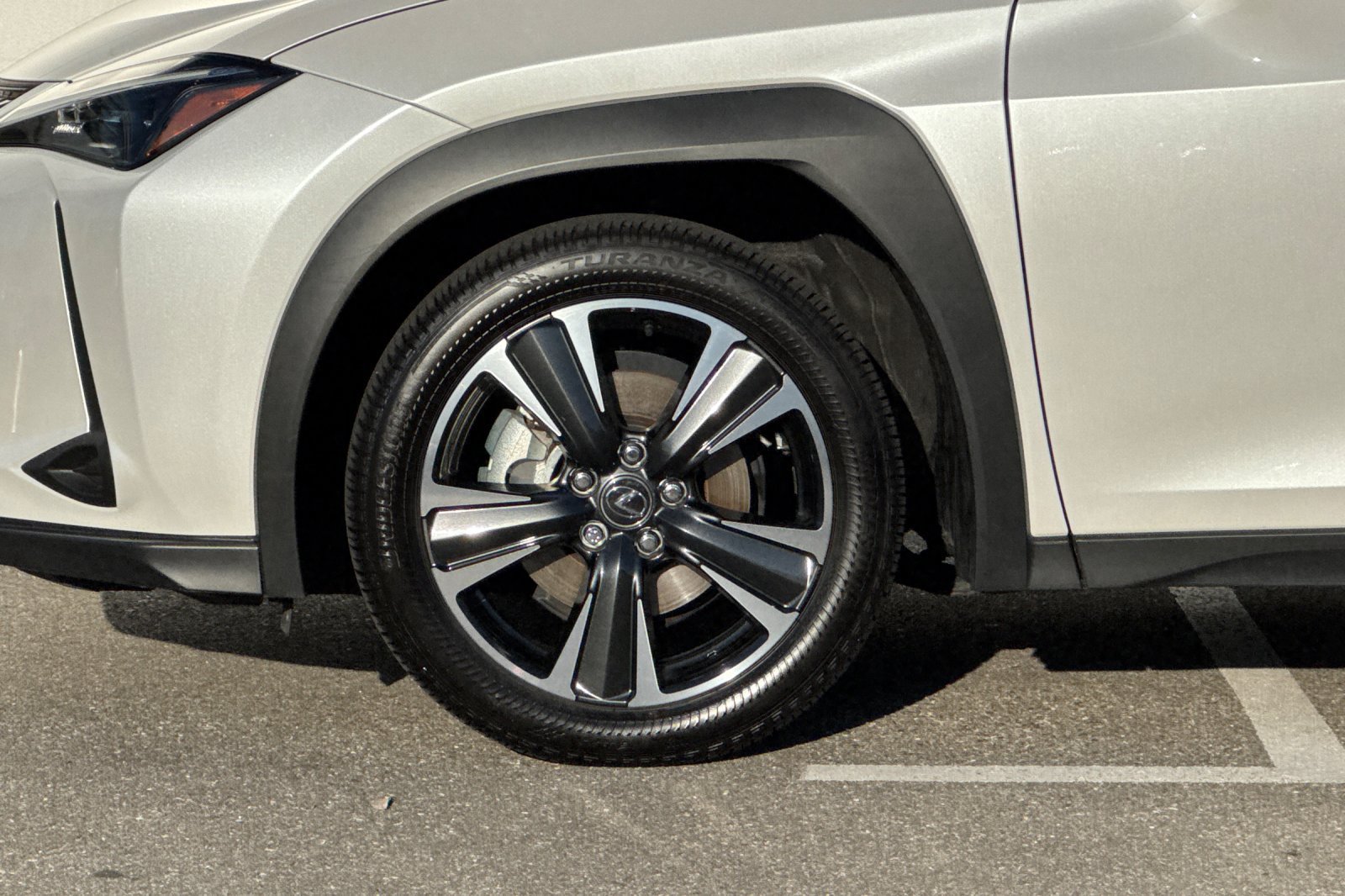 Used 2025 Lexus UX 300h FWD w/ Accessory Package (Z2) image 31