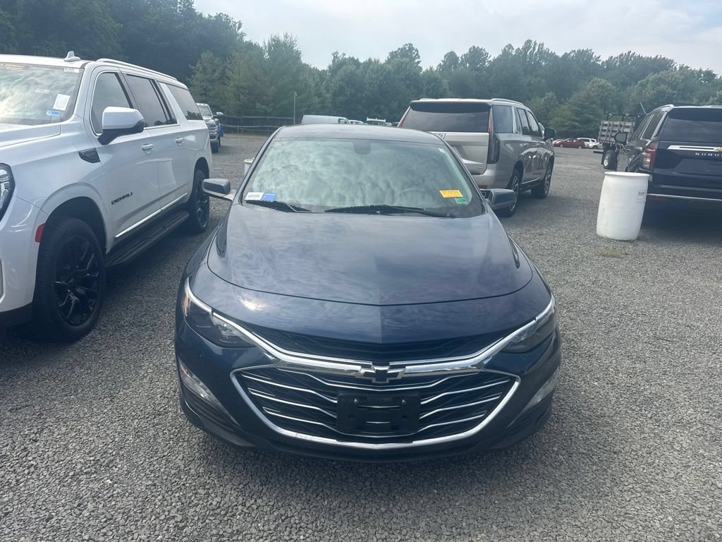 Used 2022 Chevrolet Malibu LT FWD image 2