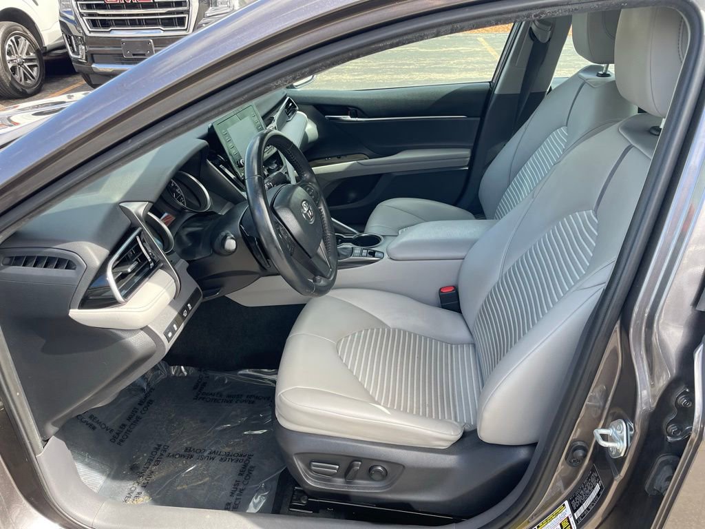 Used 2022 Toyota Camry SE FWD image 11