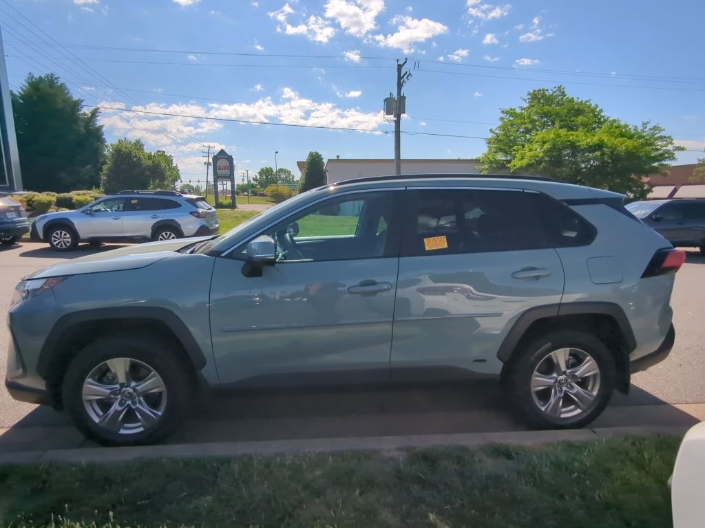 Used 2023 Toyota RAV4 XLE w/ Convenience Package image 6