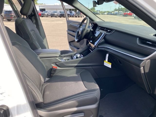 New 2025 Jeep Grand Cherokee Laredo X w/ Luxury Tech Group I image 33