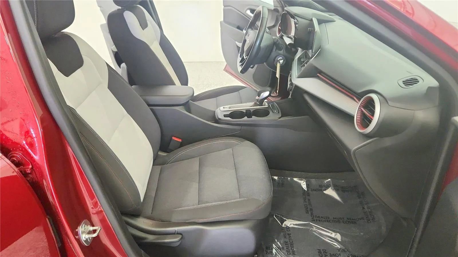 Used 2025 Chevrolet Trax RS w/ Driver Confidence Package FWD image 35