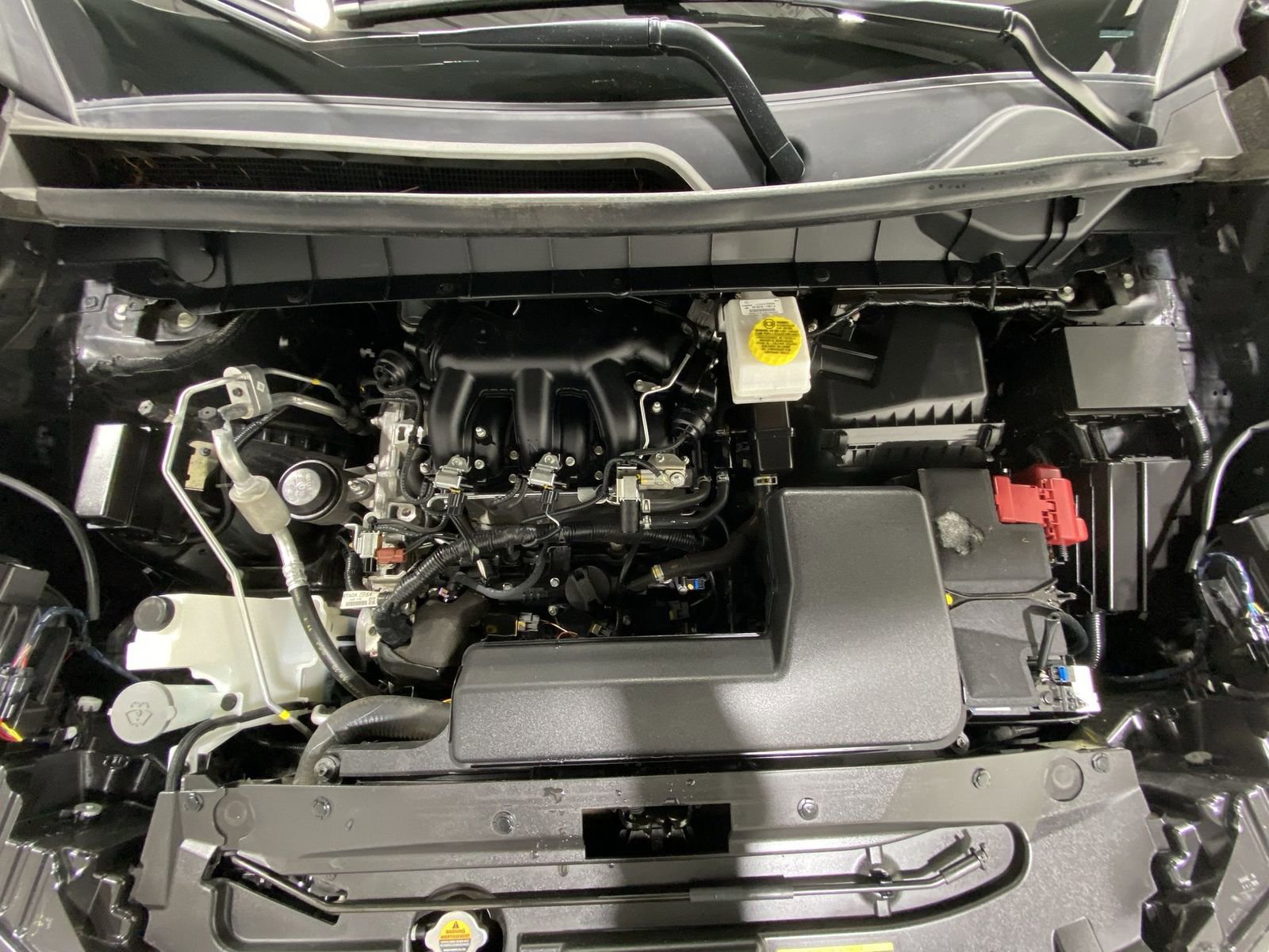 Used 2025 Nissan Pathfinder SV AWD/4WD image 25