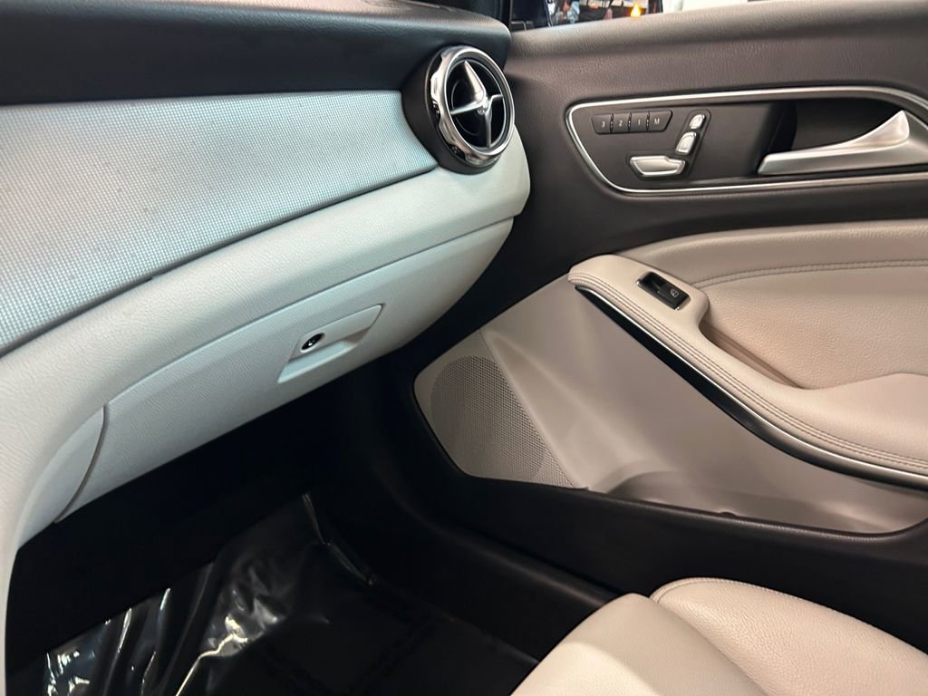 Used 2019 Mercedes-Benz GLA 250 4MATIC image 30