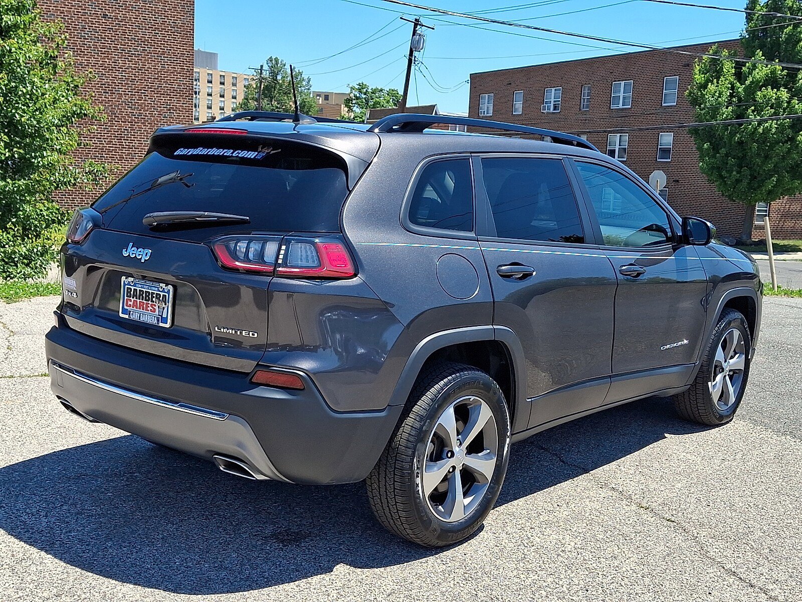 Used 2022 Jeep Cherokee Limited AWD/4WD image 6