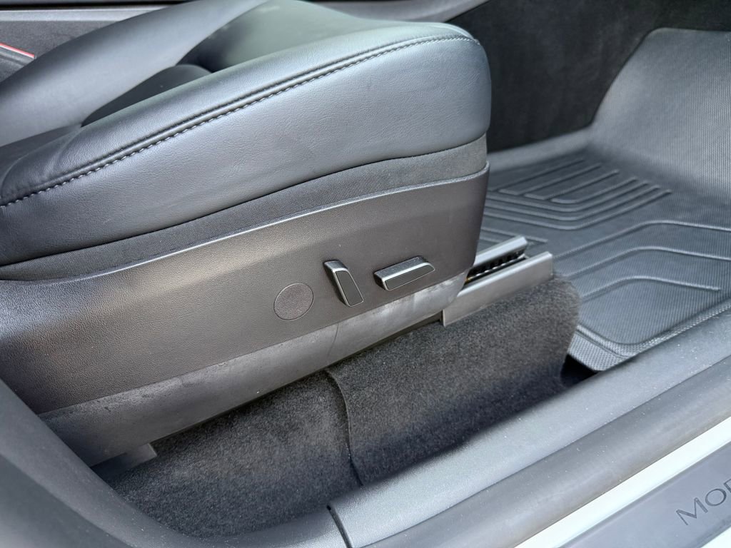 Used 2022 Tesla Model Y Performance AWD/4WD image 18