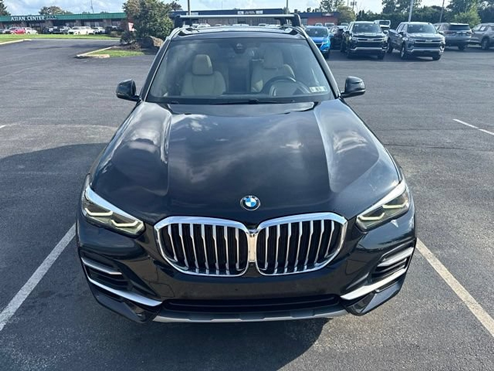 Used 2022 BMW X5 xDrive40i w/ Premium Package AWD/4WD image 3