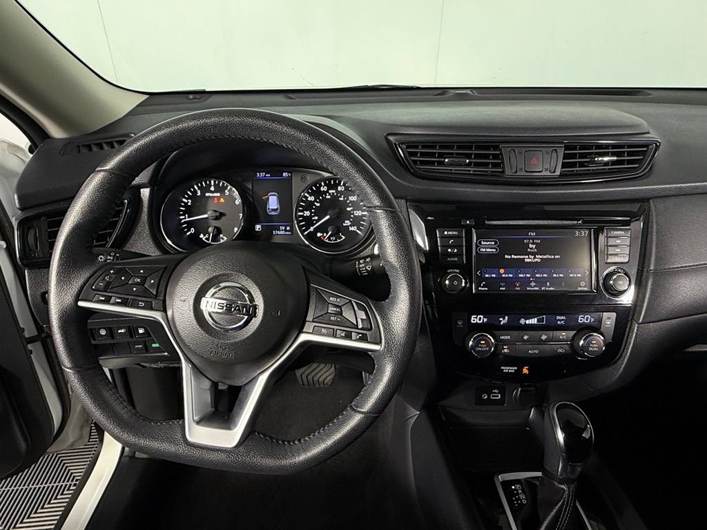 Used 2020 Nissan Rogue SV FWD image 12