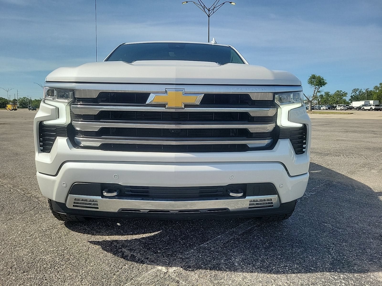 Used 2024 Chevrolet Silverado 1500 High Country w/ Technology Package AWD/4WD image 4