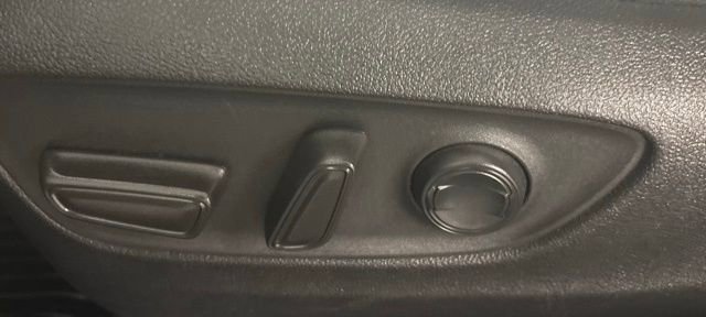 Used 2023 Toyota Highlander XSE FWD image 13