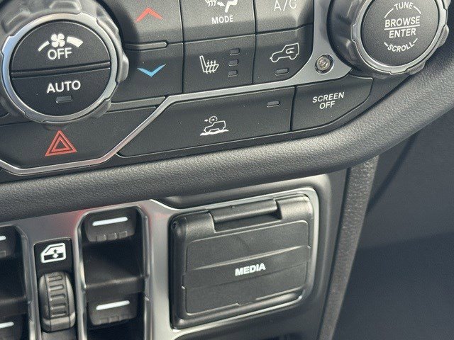 New 2025 Jeep Wrangler Sahara image 21